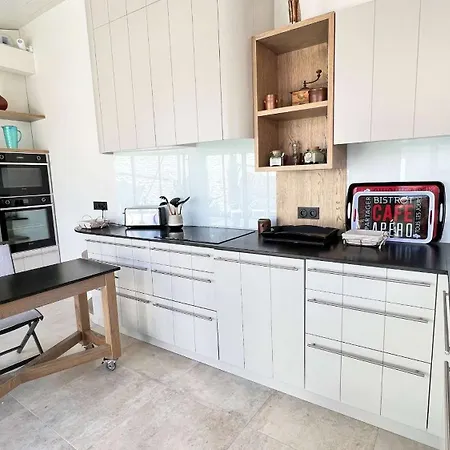 Magnifique Avec Piscine Chauffee Au Centre Du Village Saint-Martin-de-Ré