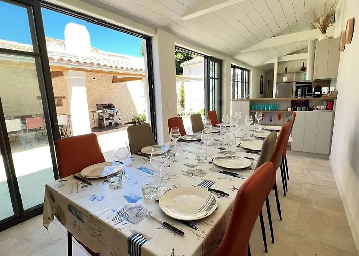 Magnifique Avec Piscine Chauffee Au Centre Du Village Saint-Martin-de-Ré
